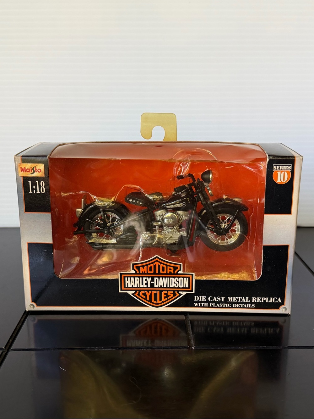 Harley Davidson 1948 FL Panhead 1:18 scale diecast